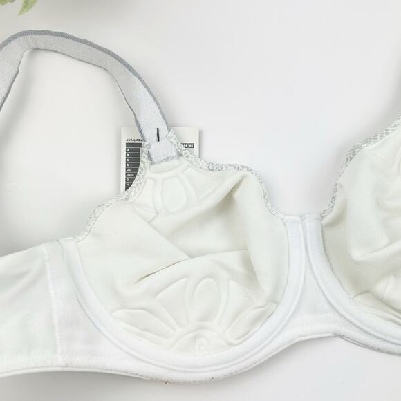 Berlei High Performance Smooth Underwire Sports Bra Size 32C - Picture 3 of 4